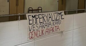 Emperyalizme ve saraya karşı gençlik ayakta,