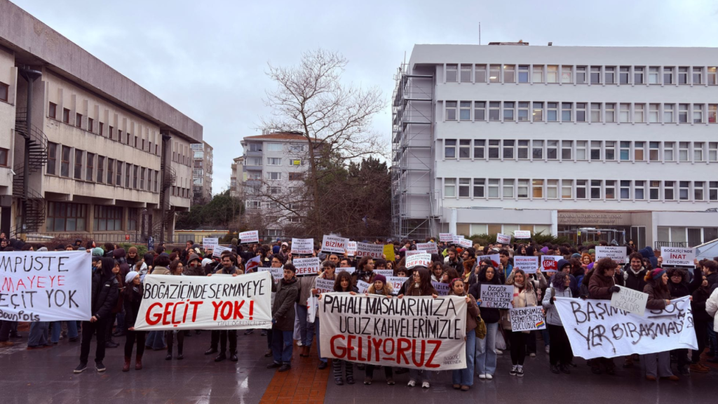 İşgal Kafe, 