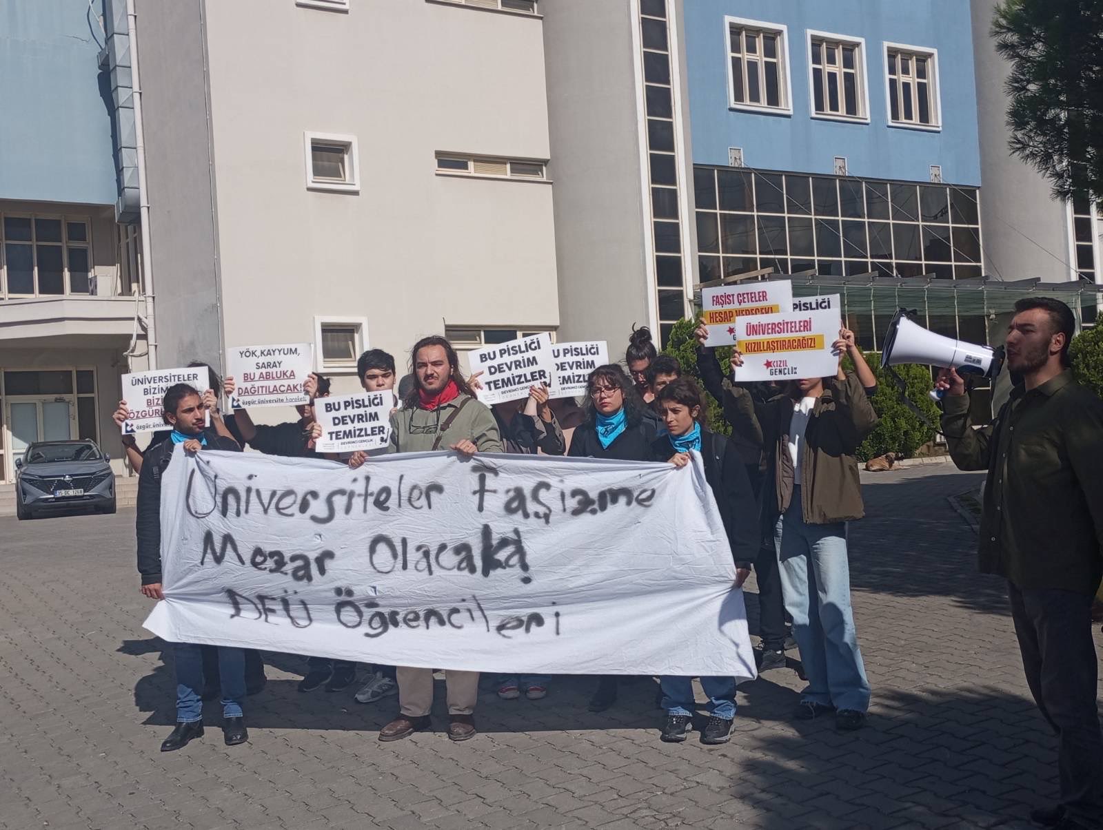 Dokuz Eylül Üniversitesi,